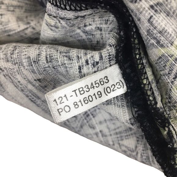 Tommy Bahama Mens 100% Silk Hawaiian Short Sleeve Button Up Shirt size Medium - Picture 6 of 13